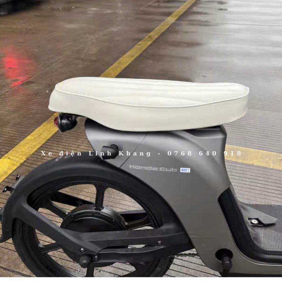 yen-dai-xe-dien-honda-cub-e-6