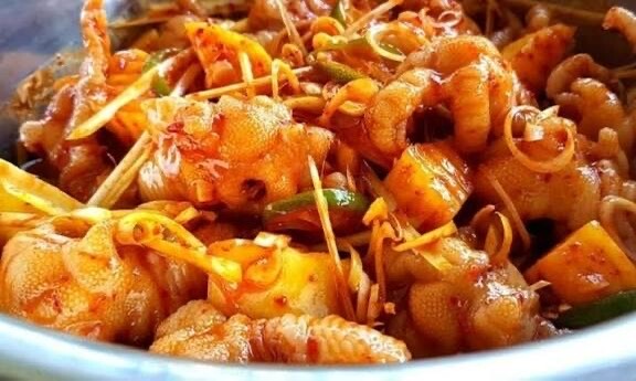 Chân gà sốt thái