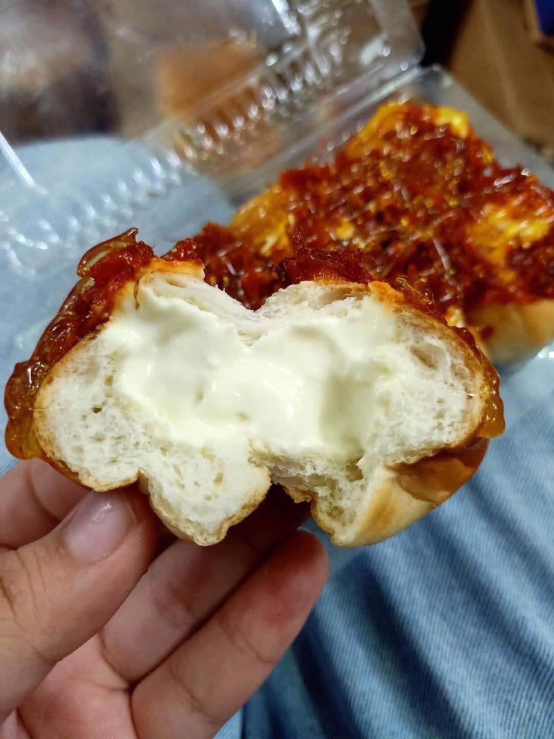 Bánh Mỳ PhoMai Sâu Bò